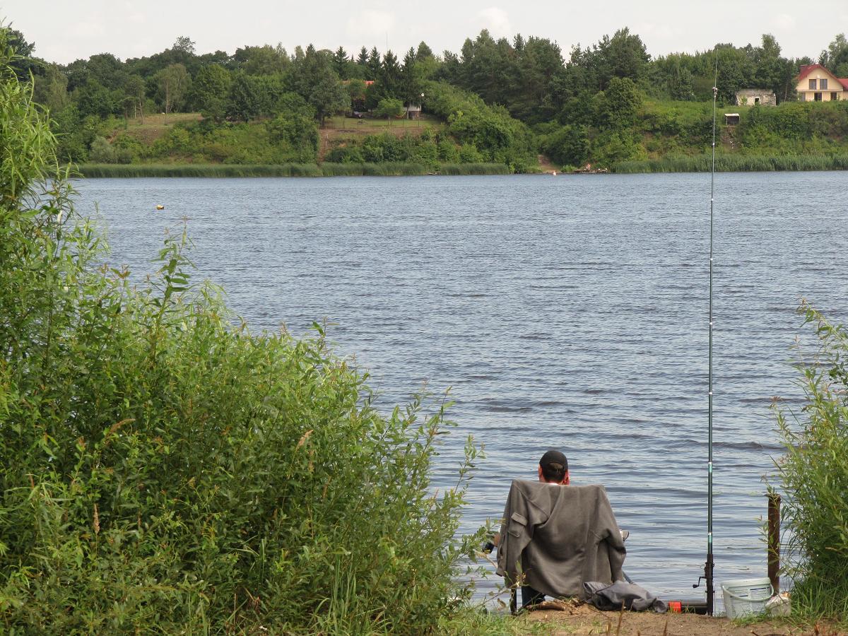 Pescador polaco en Legionovo. Polonia.