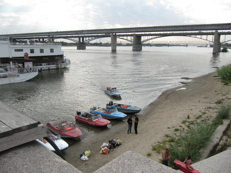 Ribera del Obi a su paso por Novosibirsk, Rusia. Оби реки, проходящей через Новосибирск. 
