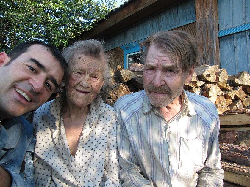 Topalante con un matrimonio en Nizhny Ingash, Krai de Krasnojarsk, Rusia.