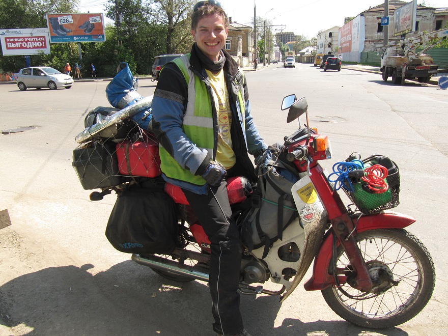 No hay carretera lejana, sino motorista con ganas-Topalante- Kevin en Irkutsk, Siberia, Rusia.