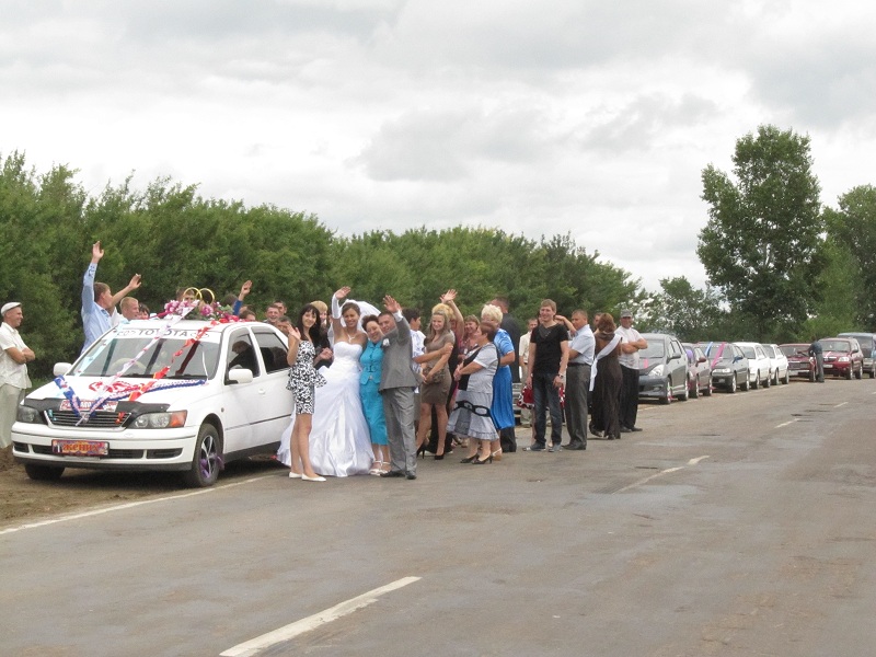 Un grupo de gente entre algún lugar entre Kharauz y Chitá, Krai de Zabaikalsk, Rusia. Группа людей, где-то между Kharauz и Чита, Забайкальский край, Россия