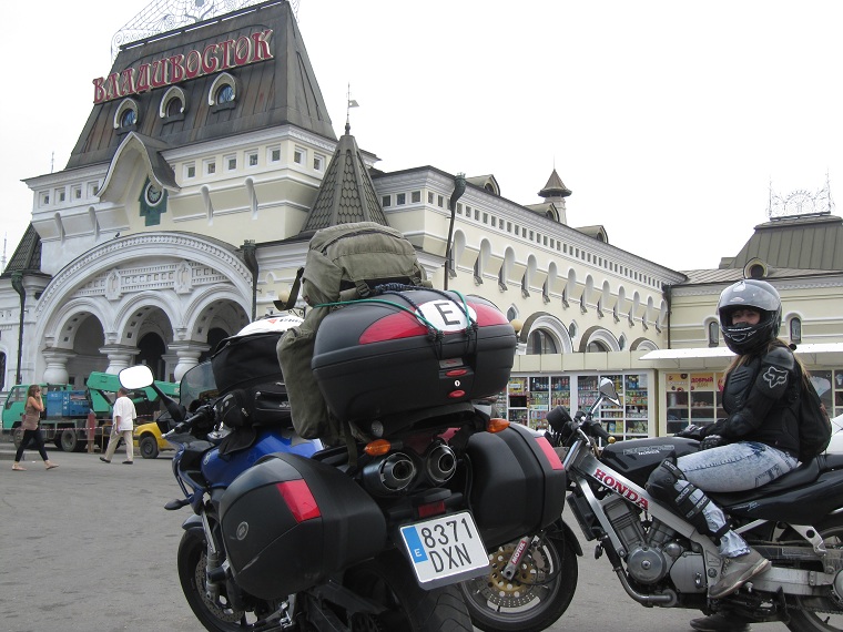 Folixa Astur en Vladivostok, Rusia. Estación terminal del transiberiano. Фоликса Астур во Владивостоке, Россия.