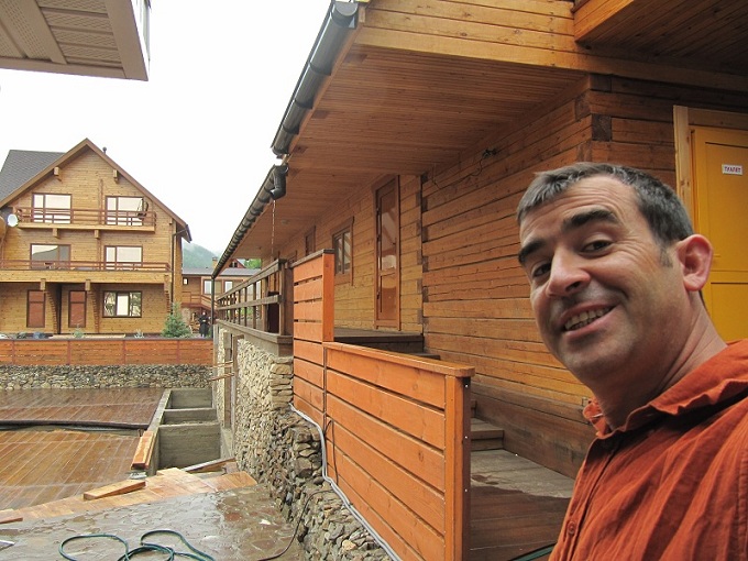 El Hotel de Román, en Listvyanka, Lago Baikal, Rusia.Римские гостиницы в Листвянке, озеро Байкал, Россия.