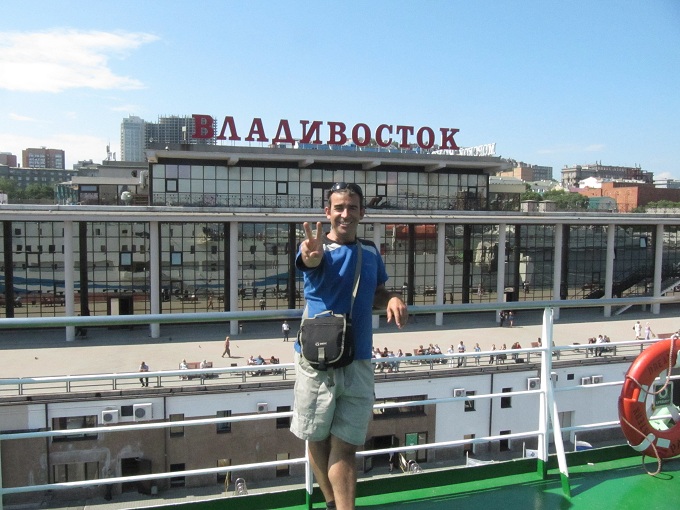 Embarcando en Vladivostok con rumbo Korea del Sur. Посадка во Владивостоке связанных Южной Кореи.블라디 보스 토크 바운드 한국에 착수. 