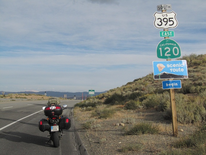 US 395 en Monolake, CA, EEUU.