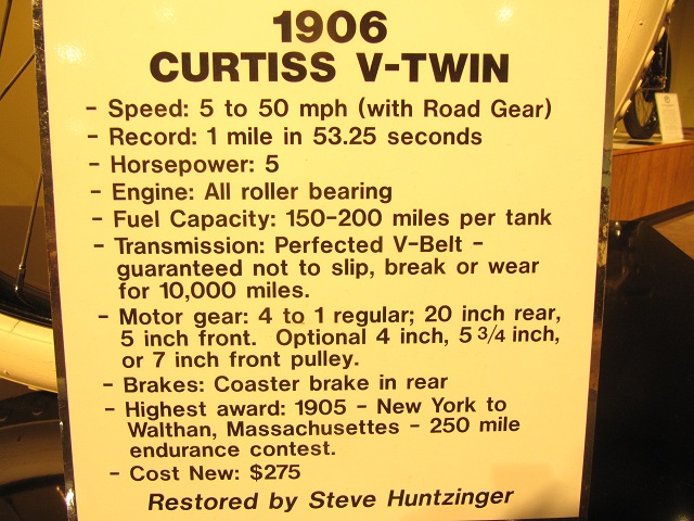 El presente texto en inglés se refiere a la motocicleta que se muestra en la siguiente fotografía.