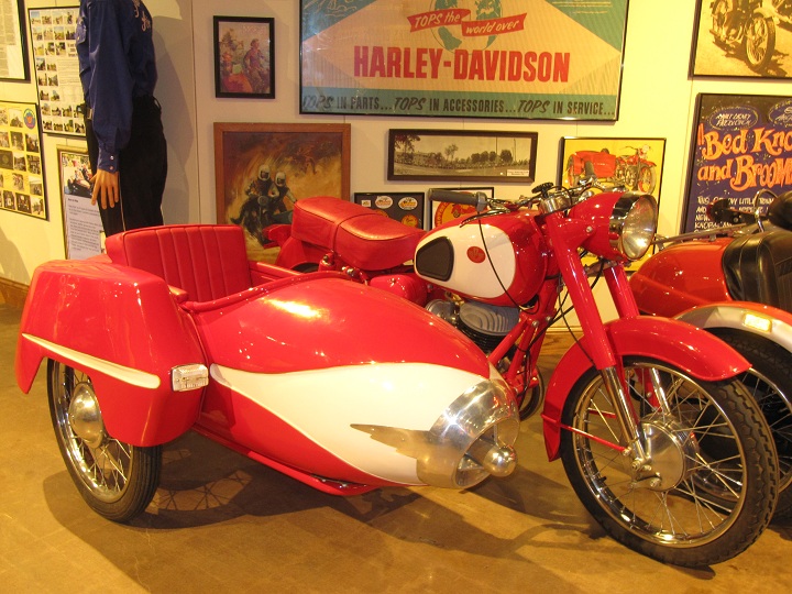 Panonia TLF Deluxe de 250 cc con sidecar de 1960.
