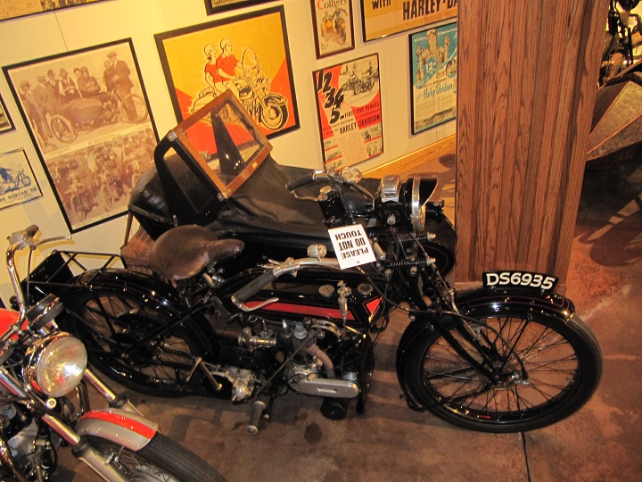 Blackburne de 1921 con sidecar. 