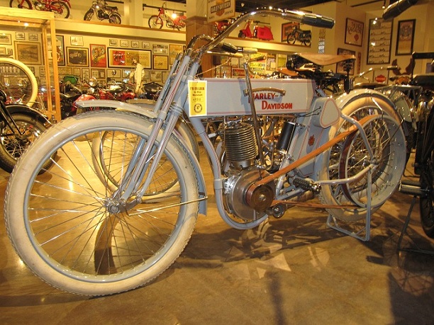Harley Davidson 1911 antes de restaurar. 