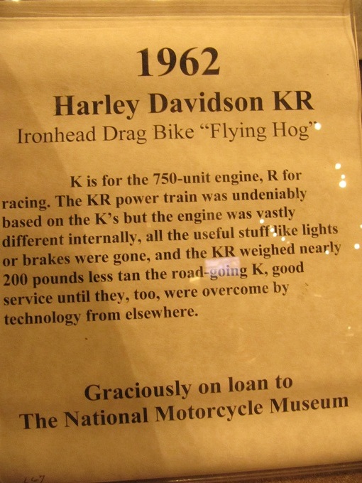 El presente texto en inglés se refiere a la motocicleta que se muestra en la siguiente fotografía.