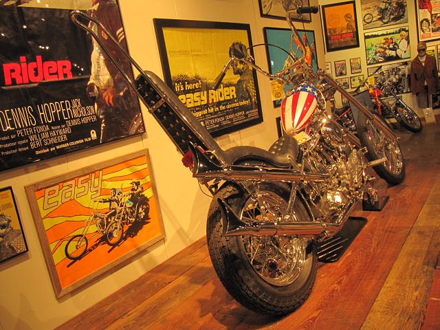 Gran Capitán. Motocicleta original utilizada por Peter Fonda en la película Easyrider. (1969)