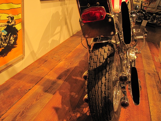 Gran Capitán. Motocicleta original utilizada por Peter Fonda en la película Easyrider. (1969)