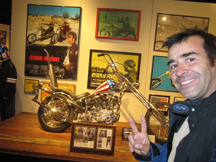 Gran Capitán. Motocicleta original utilizada por Peter Fonda en la película Easyrider. (1969)