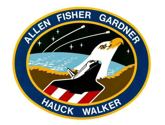MISION STS-51-A> ( TELESAT-H, Canadian communications satellite, SYNCOM IV-1 defense communications satellite)> LANZAMIENTO: 8 de noviembre de 1984> ATERRIZAJE: Centro Espacial Kennedy, FL> TRIPULANTES:  Frederick H. Hauck, David M. Walker, Anna L. Fisher, Dale A. Gardner,Joseph P. Allen> MILLAS RECORRIDAS: 3.300.000> Misión 14ª del programa STS y la número dos del transbordador Discovery. La misión tuvo como misión única el lanzamiento de dos satélites de comunicación y la recuperación de otros dos que se encontraban en una órbita incorrecta> The Canadian communications satellite TELESAT-H (ANIK), attached to Payload Assist Module-D (PAM-D) was deployed into geosynchronous orbit on flight day two. On the third day, the defense communications satellite SYNCOM IV-I (also known as LEASAT-1) was deployed. Allen and Gardner, wearing jet-propelled manned maneuvering units, retrieved two malfunctioning satellites: PALAPA-B2 and WESTAR-VI, both of these satellites were deployed on Mission 41-B. Fisher operated the remote manipulator system, grappling satellites and depositing them in the payload bay. Middeck payloads for this mission were: Diffusive Mixing of Organic Solutions (DMOS), and Radiation Monitoring Equipment (RME).