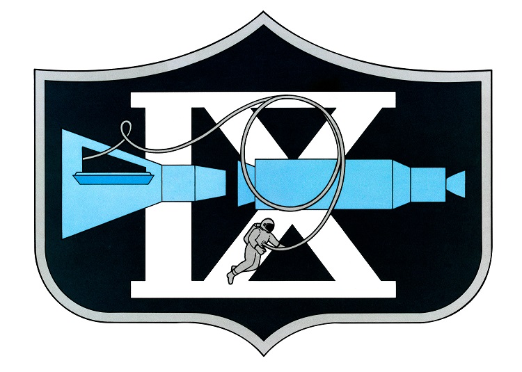 NOMBRE: Gemini 9A> NAVE: Gemini 9A> FECHA DE LANZAMIENTO: 3 de junio de 1966> VEHICULO DE LANZAMIENTO: Titan II> TRIPULANTES: Thomas Stafford,Eugene A. Cernan> OBJETIVO:Acoplamiento con la etapa Agena, maniobras, y paseo espacial> DATOS DE INTERÉS: Intento de acoplamiento abortado por problemas con el vehículo de destino, al presentarse problemas con el Adaptador Aumentado de Acoplamiento (ATDA) (al cual los astronautas de la misión Stafford y Carnan apodaron "cocodrilo enlatado")> RESULTADO: Exitoso parcialmente