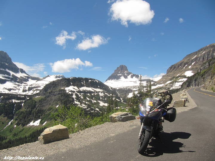  Carretera "Going to the Sun Road", Glacier National Park, MT, USA.