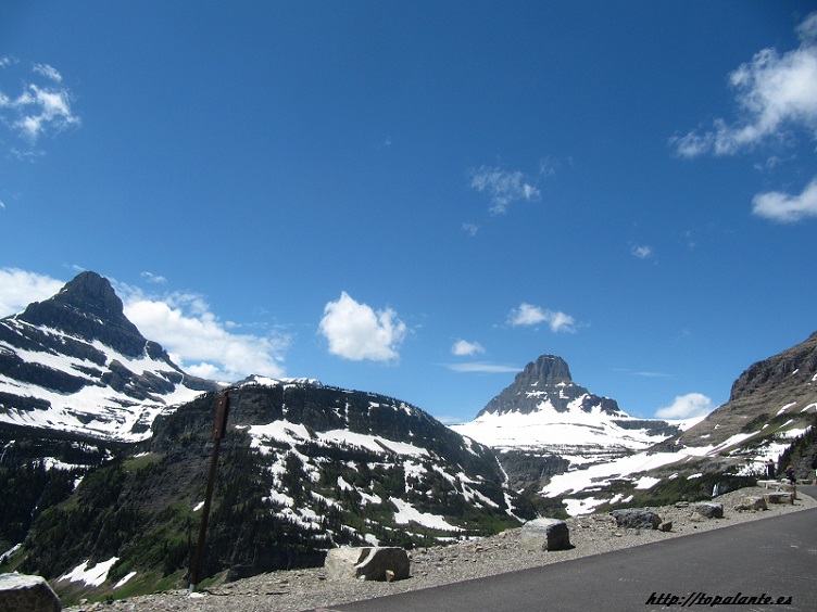  Carretera "Going to the Sun Road", Glacier National Park, MT, USA.