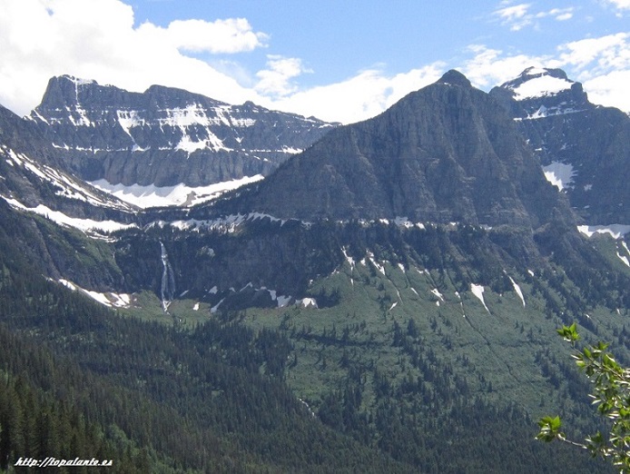  Carretera "Going to the Sun Road", Glacier National Park, MT, USA.