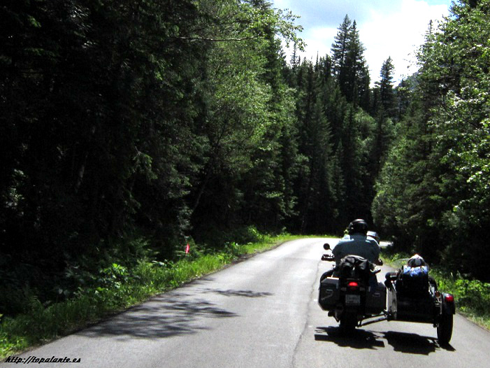  Carretera "Going to the Sun Road", Glacier National Park, MT, USA.