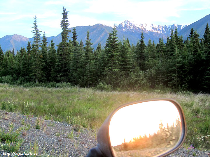 Camino Burwash Landing, Yukon.