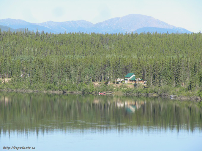 Camino de Squanga Lake, Yukon.
