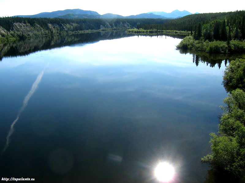 Camino de Squanga Lake, Yukon.