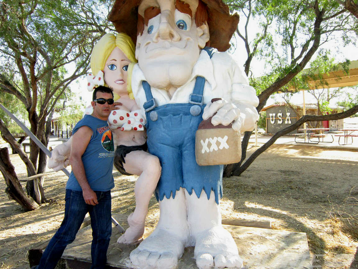 Topalante en la venta Robber´s Roost. Desierto de Mojave (Inyo County) CA.