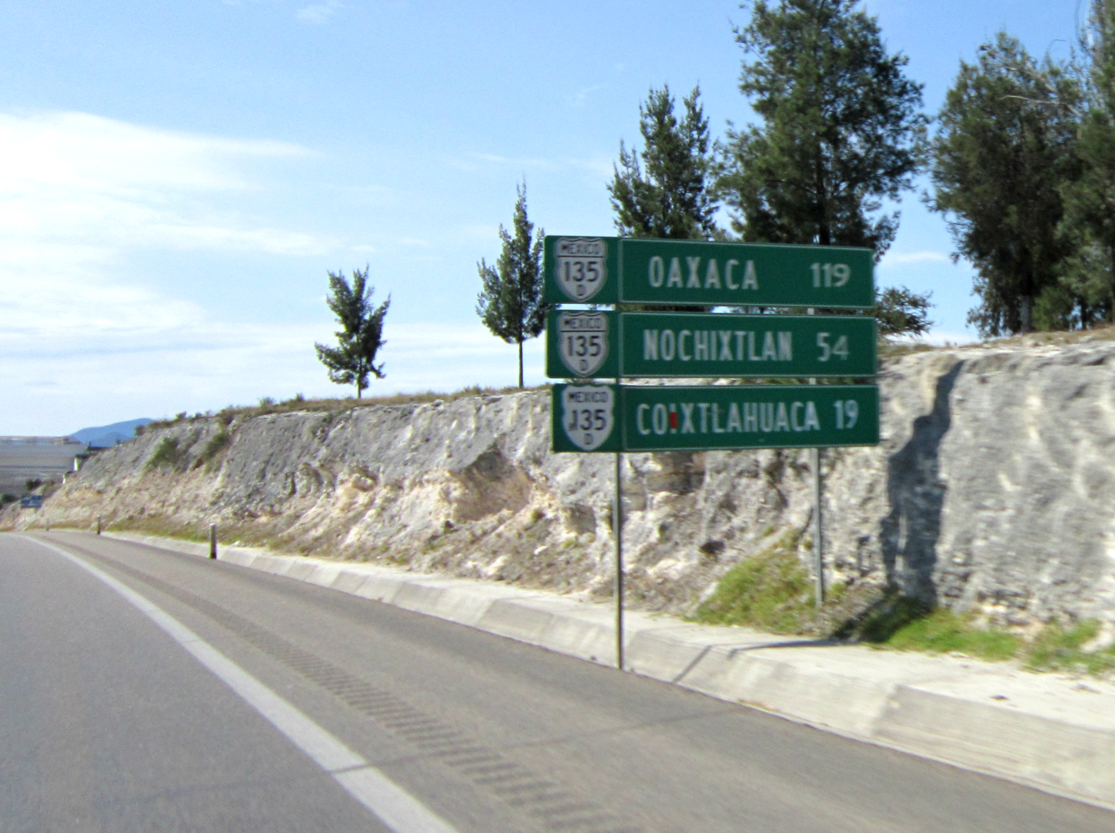 Camino Coixtlahuaca (Oaxaca), México.