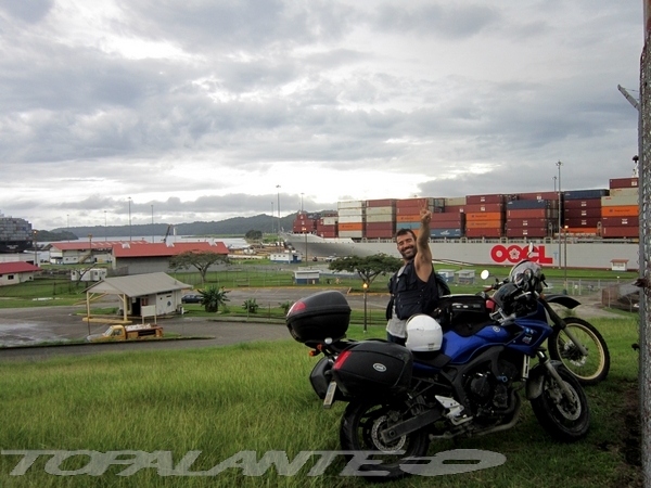 Folixa Astur y Topalante en el Canal de Panamá.