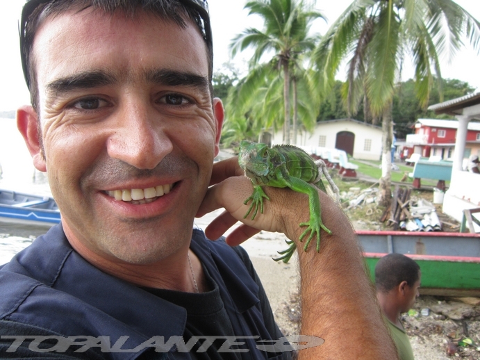 Un amiguete y Topalante en Portobelo, Panamá.
