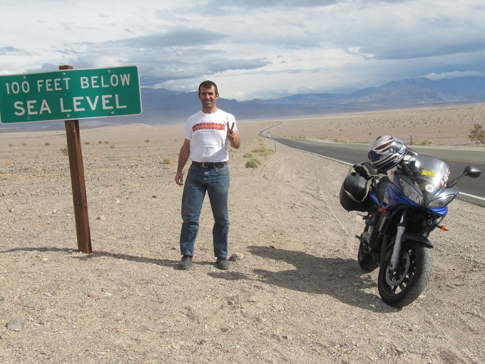 Folixa Astur en el punto más bajo del Death Valley y de toda NorteAmérica.