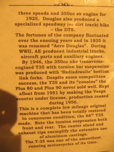 El presente texto en inglés se refiere a la motocicleta que se muestra en la siguiente fotografía. 