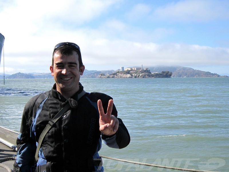 Topalante delante de Alcatraz. San Francisco CA.