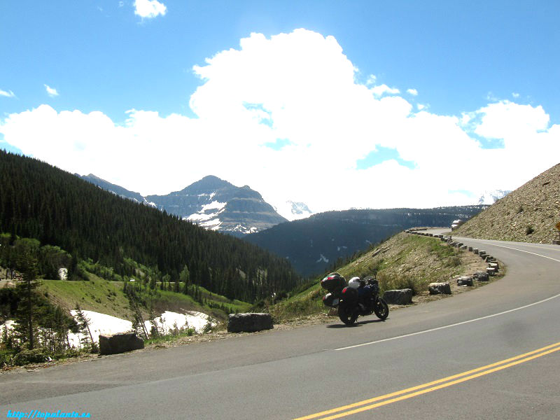  Carretera "Going to the Sun Road", Glacier National Park, MT, USA.