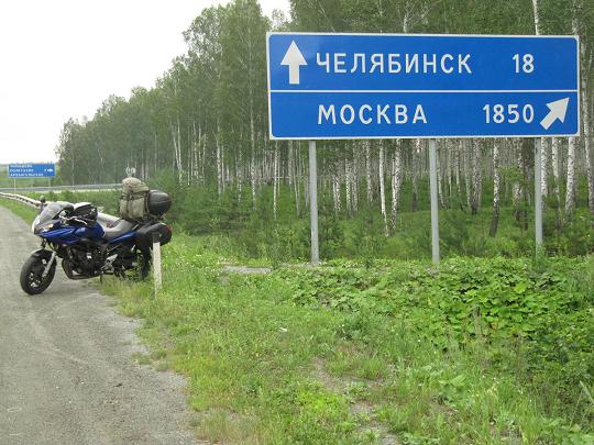 Cheljabinsk a 18 km. Moscú a 1850 km.