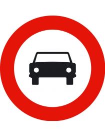  Entrada prohibida a vehículos de motor [vehículo provisto de motor para su propulsión; se excluyen de esta definición los ciclomotores, los tranvías y los vehículos para personas de movilidad reducida], excepto motocicletas de dos ruedas sin sidecar. LIMITACIÓN DE MOTOCICLETAS  La normativa se encuentra en el Reglamento UE 168/2013, que regula las emisiones, la seguridad o los procedimientos de homologación que a su vez engloban la Euro 4 (límite aceptable de emisiones). En este reglamento se establecen los requisitos para las nuevas motos que se vendan a partir de 2017. Hasta ahora una moto servía para el carnet A2 cuando era un modelo con una potencia fiscal inferior a 35 kW (47,59 cv) o bien se limitaba posteriormente en caso de que su potencia máxima no fuese superior a 70 kW (95,2 cv).