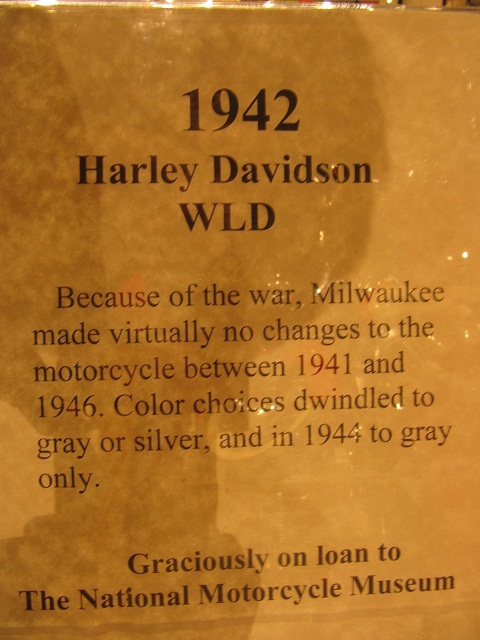 El presente texto en inglés se refiere a la motocicleta que se muestra en la siguiente fotografía.