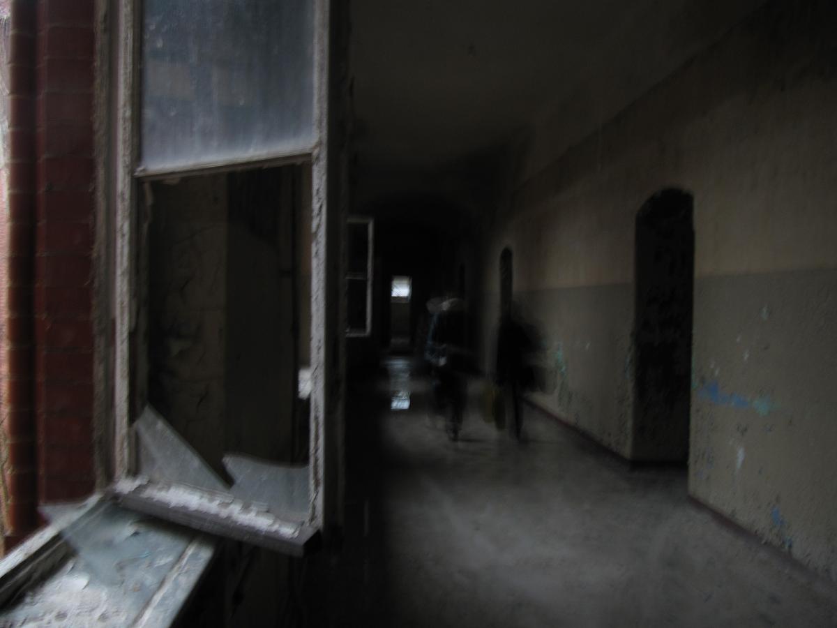 Fantasmagórico corredor de un hospital abandonado en los alrededores de Berlín.